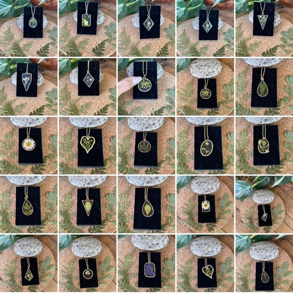 Handmade Botanical flower plant necklace - Picture 4 of 4